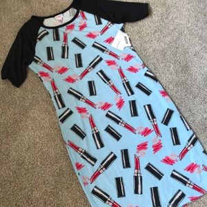 LuLaRoe Julia in LIPSTICK print 💕